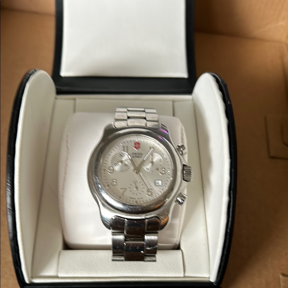 Victorinox Silver Chronograph Watch Stainless SteelFor Men Or Women